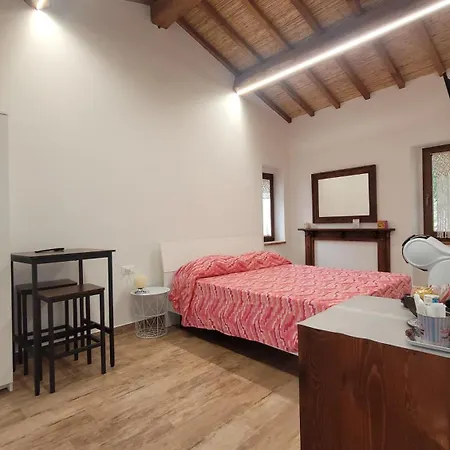 Luciae Domus * Roccascalegna